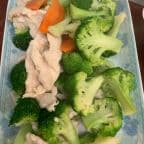 Best Steamed Chicken with Broccoli in Perrysburg, OH